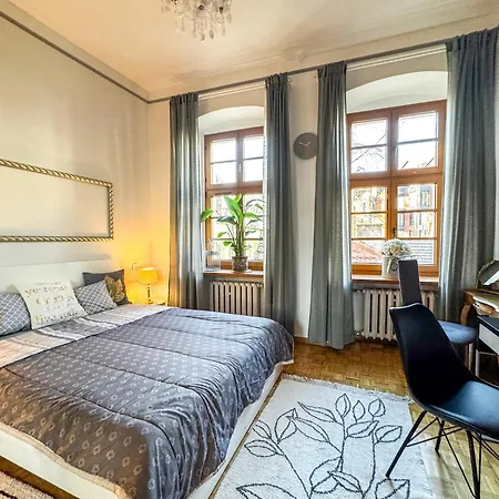 아파트 Luxury Decor & Amazing Island Views, Center! 5mins Rynek *