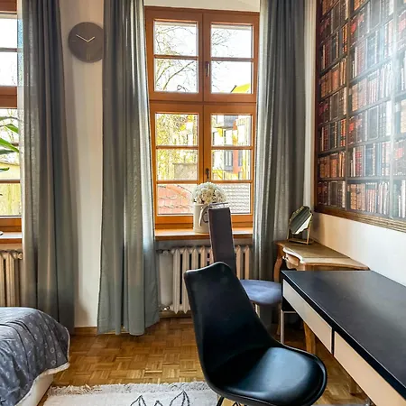 Luxury Decor & Amazing Island Views, Center! 5mins Rynek Apartment