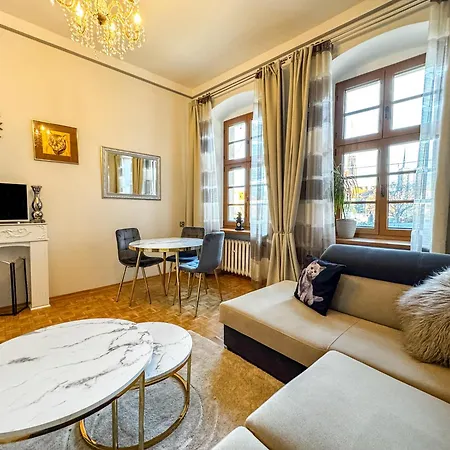 아파트 Luxury Decor & Amazing Island Views, Center! 5mins Rynek 브로츠와프