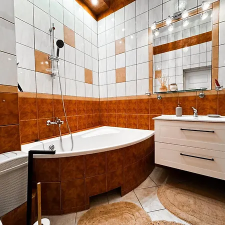 Luxury Decor & Amazing Island Views, Center! 5mins Rynek Apartment