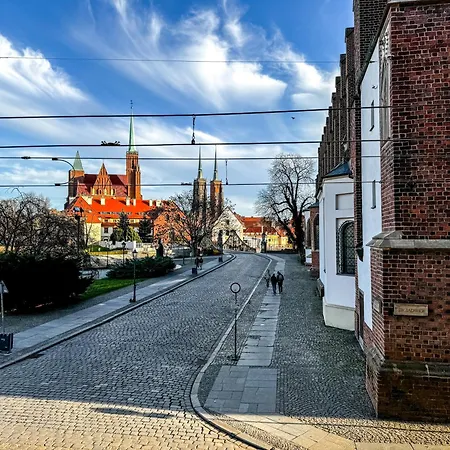 Luxury Decor & Amazing Island Views, Center! 5mins Rynek Lägenhet
