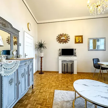 Luxury Decor & Amazing Island Views, Center! 5mins Rynek